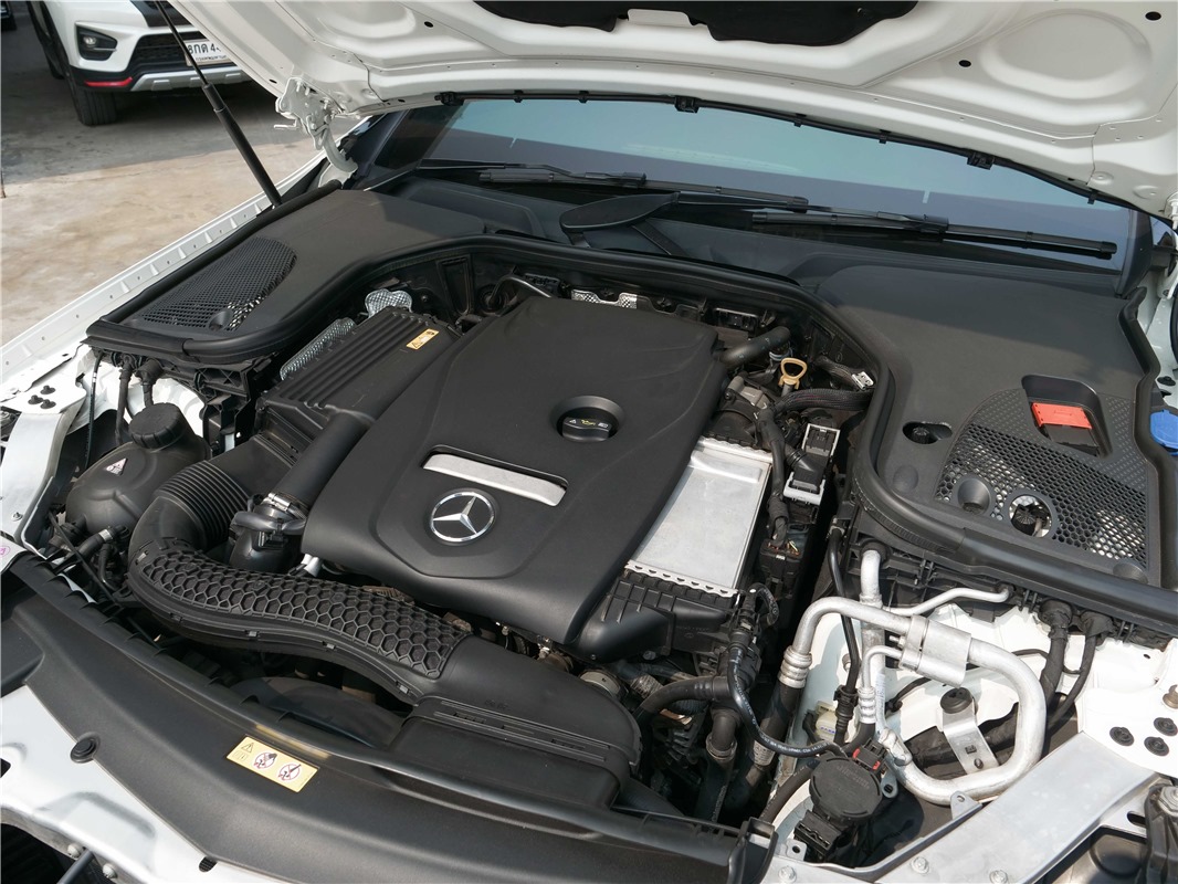 MERCEDES-BENZ