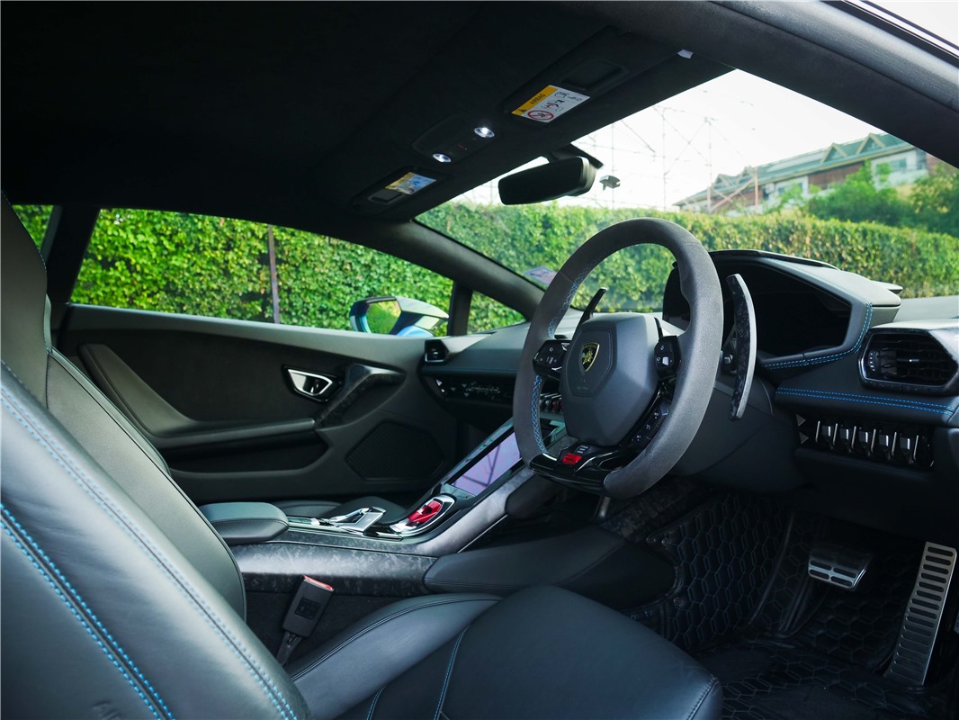 LAMBORGHINI