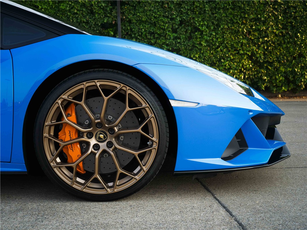 LAMBORGHINI
