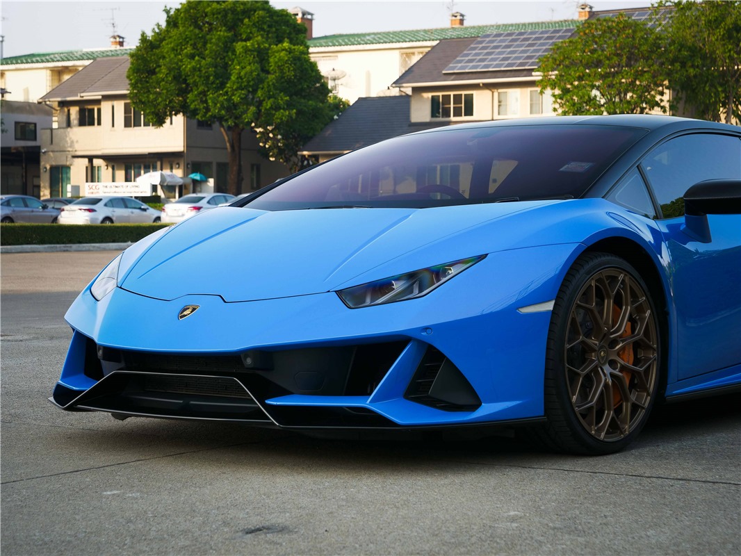 LAMBORGHINI