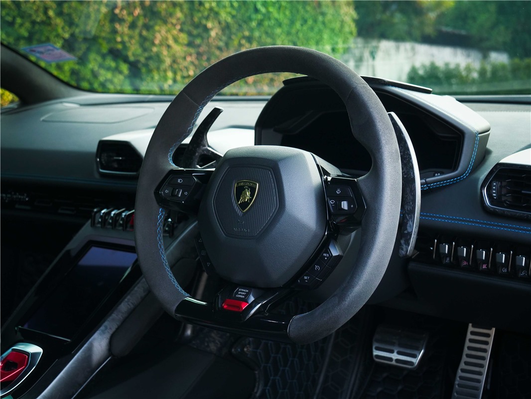 LAMBORGHINI