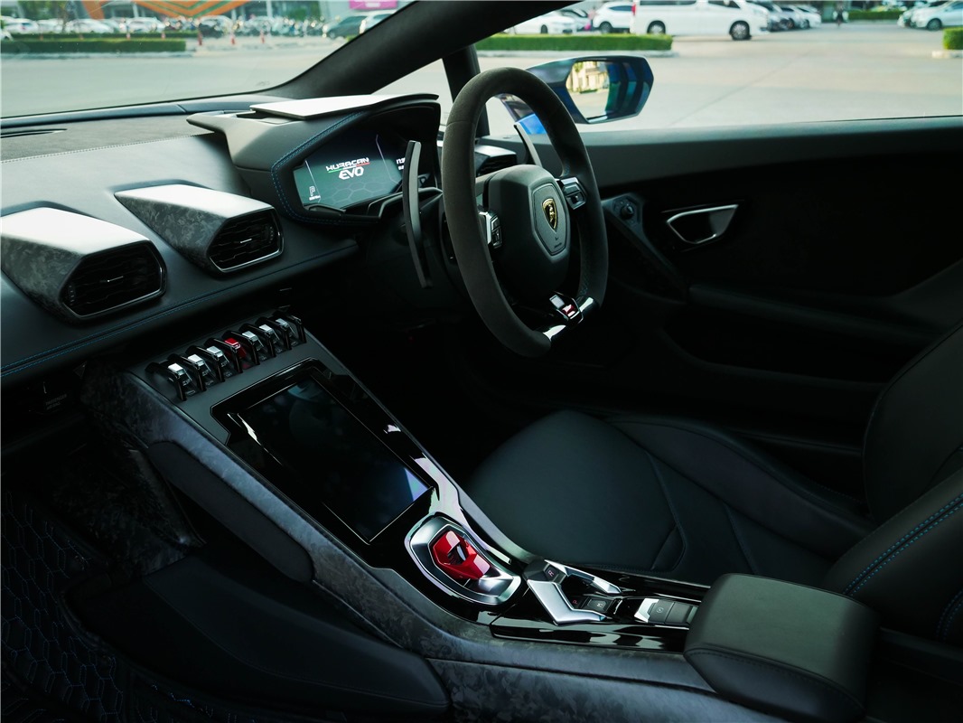 LAMBORGHINI