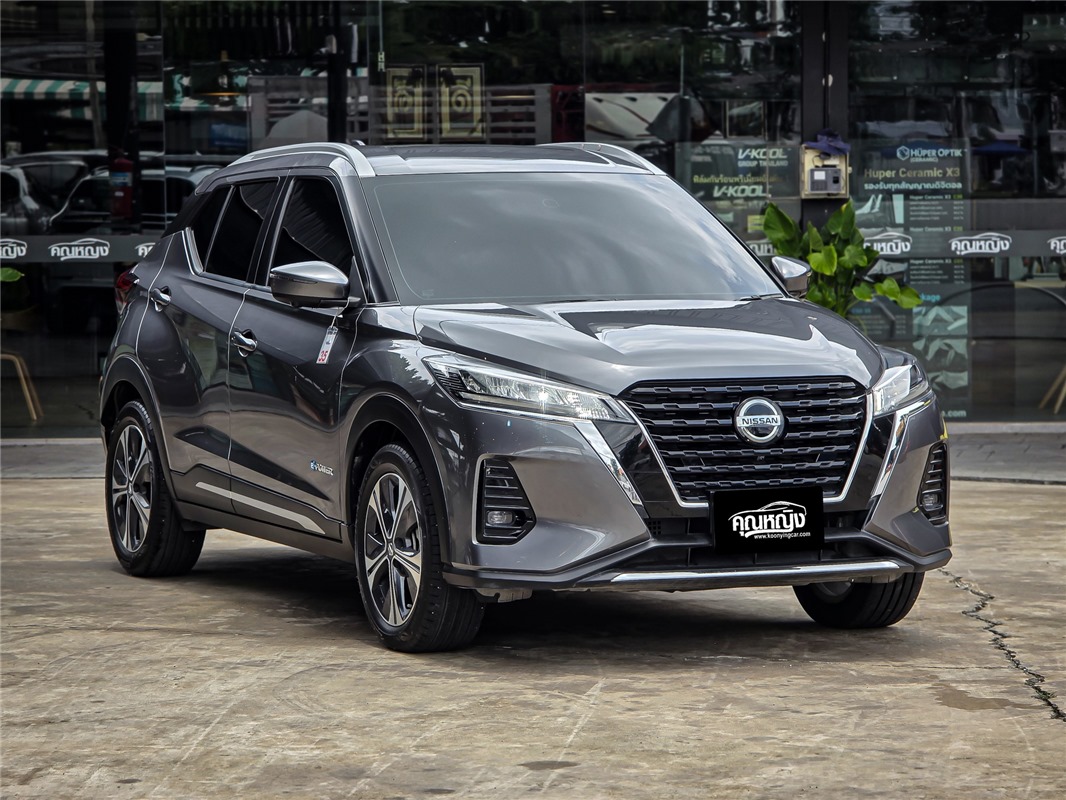 NISSAN